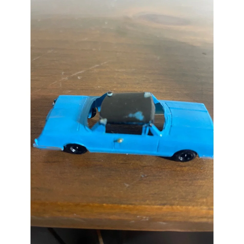 Unbranded vintage plastic
